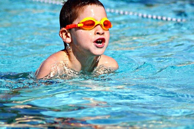 Schwimmen im eigenen Pool