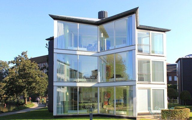 Haus mit Glas-Fenster