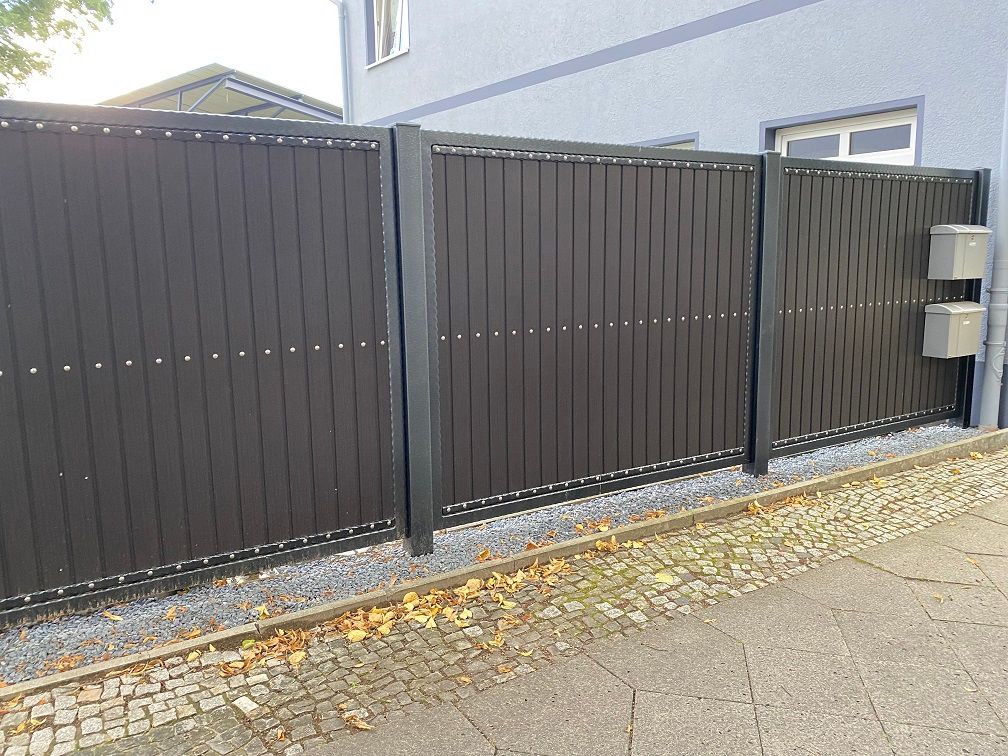 Mit einem Zaun können Einbrecher ferngehalten werden. @ www.zaeuneauspolen.de