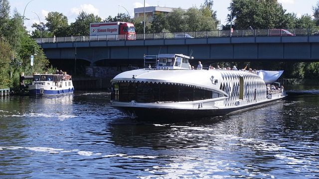                               Häuser bauen, kaufen oder mieten in Berlin                             
                              