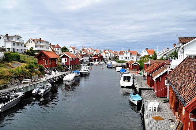 Ein Haus in Schweden am Wasser ist deutlicher teurer als auf dem Land.